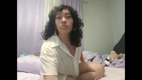 Snapshot of xsillymillyx chatting on 10.16.25 Mille online show from 10.16.25