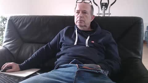 Snapshot of xtommix69 chatting on 12.14.25 xtommix69 online show from 12.14.25