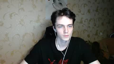 Snapshot of xtraqqq chatting on 06.17.26 traqqq online show from 06.17.26