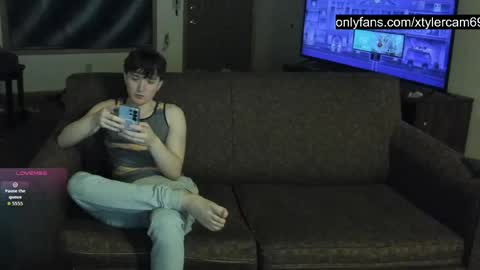 Snapshot of xtylercam69 chatting on 05.04.26 xtylercam69 online show from 05.04.26