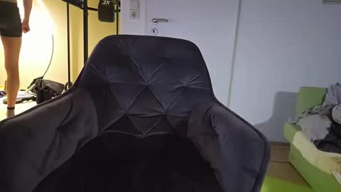 Snapshot of xufffix chatting on 01.01.25 N online show from 01.01.25