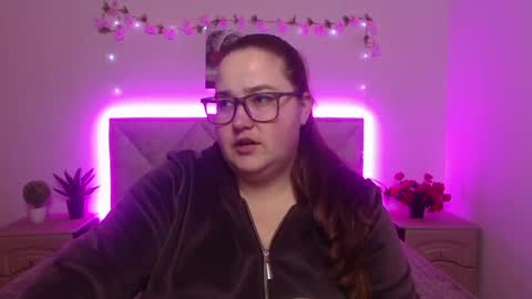 Snapshot of xx_daniella_xx chatting on 04.22.26 xx daniella xx online show from 04.22.26