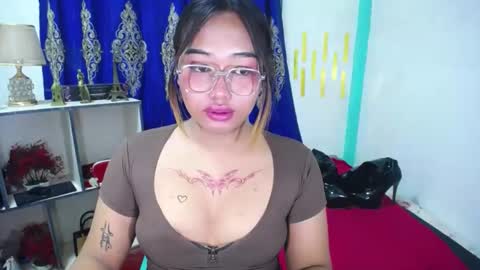 Snapshot of xxapplebabexx chatting on 03.05.25 xxapplebabexx online show from 03.05.25