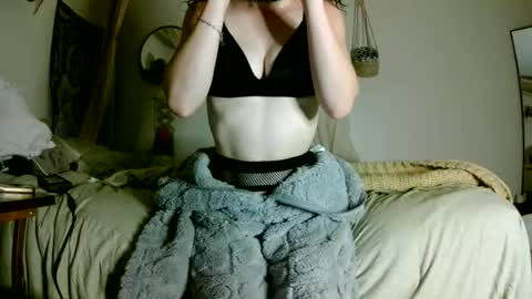 Snapshot of xxbreedmexx chatting on 06.16.26 xxbreedmexx online show from 06.16.26