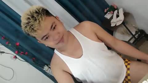 Snapshot of xxhotloyd_cummerx chatting on 03.09.26 Loyd online show from 03.09.26