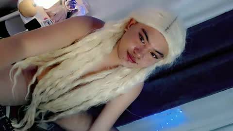 Snapshot of xxhotloyd_cummerx chatting on 03.25.26 Loyd online show from 03.25.26