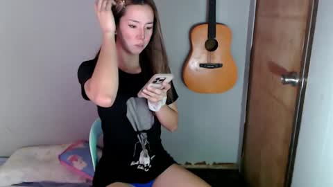 Snapshot of xxinnocentbellaxx chatting on 12.06.24 Dyanna Zulla online show from 12.06.24