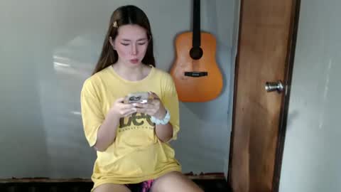 Snapshot of xxinnocentbellaxx chatting on 12.21.24 Dyanna Zulla online show from 12.21.24