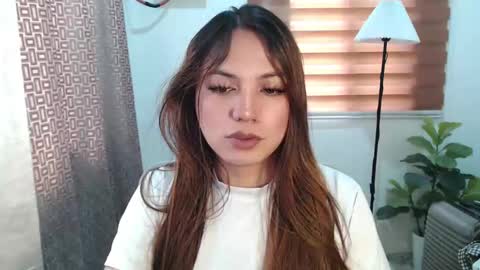 Snapshot of xxjulielovesyouxx chatting on 02.15.25 July online show from 02.15.25