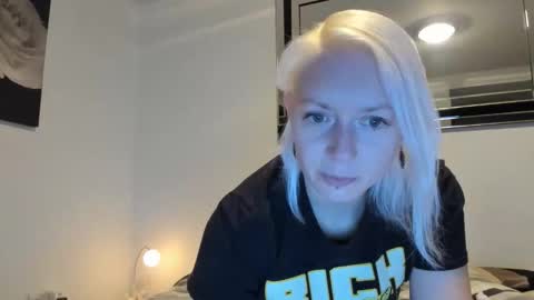 Snapshot of xxkimber_bentonxx chatting on 09.24.25  Next online Monday to Friday 10am till 2pm UK time online show from 09.24.25