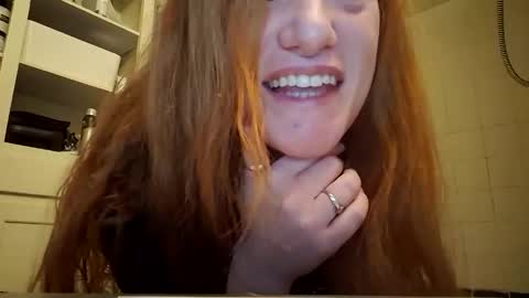 Snapshot of xxmariebliss chatting on 10.30.25 xxmariebliss online show from 10.30.25