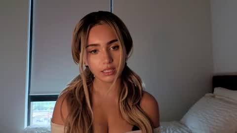 Sienna online show from 07.18.26