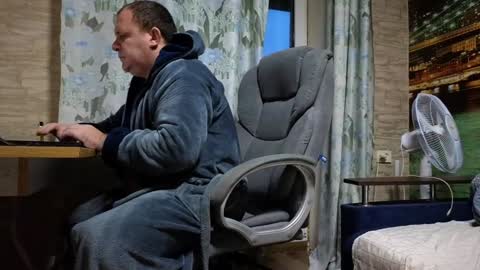 Snapshot of xxrojxx chatting on 12.23.24 roki-- -- online show from 12.23.24