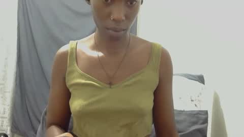 Snapshot of xxsexytalia28 chatting on 02.28.25 xxsexytalia28 online show from 02.28.25