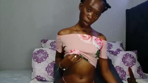 Snapshot of xxsexytalia28 chatting on 10.27.25 xxsexytalia28 online show from 10.27.25