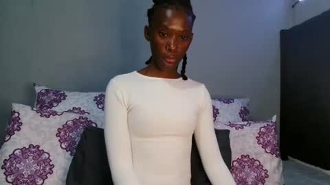 Snapshot of xxsexytalia28 chatting on 11.17.25 xxsexytalia28 online show from 11.17.25