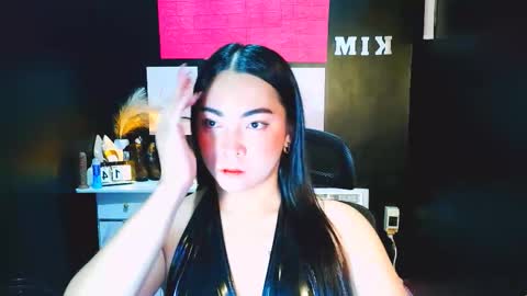 Snapshot of xxslutty_kim chatting on 12.14.25 xxslutty kim online show from 12.14.25