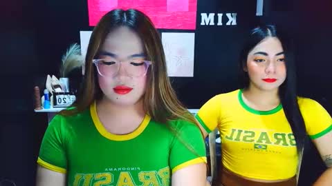 Snapshot of xxslutty_kim chatting on 12.20.25 xxslutty kim online show from 12.20.25