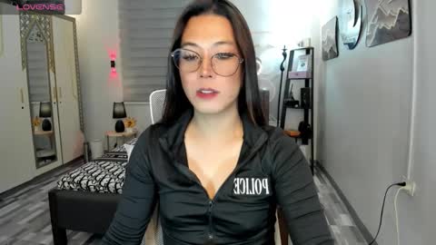 Snapshot of xxtrahot_naughty69 chatting on 09.17.25 JAY 3 online show from 09.17.25