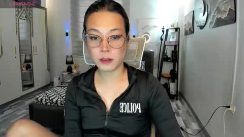 Snapshot of xxtrahot_naughty69 chatting on 09.18.25 JAY 3 online show from 09.18.25