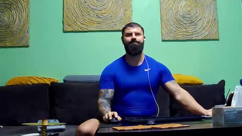 Snapshot of xxtreamleonard chatting on 11.19.25 Xtream Leonard online show from 11.19.25