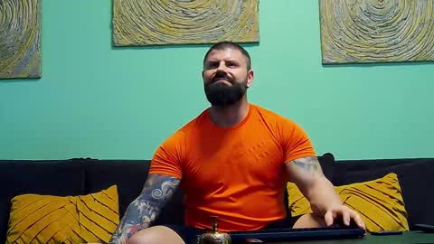 Snapshot of xxtreamleonard chatting on 11.29.25 Xtream Leonard online show from 11.29.25