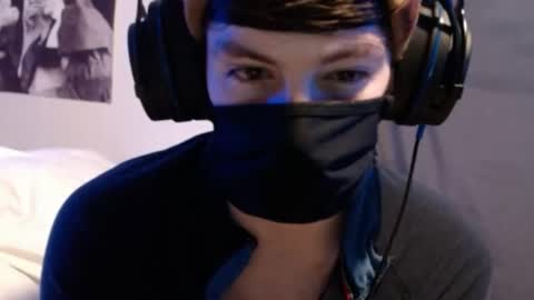 Snapshot of xxwhitefoxx chatting on 09.27.25 David Fox online show from 09.27.25