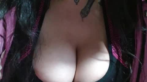 Snapshot of xxx_morena chatting on 01.06.25 LILI online show from 01.06.25