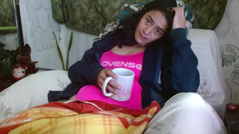 Snapshot of xxx_morena chatting on 02.14.25 LILI online show from 02.14.25