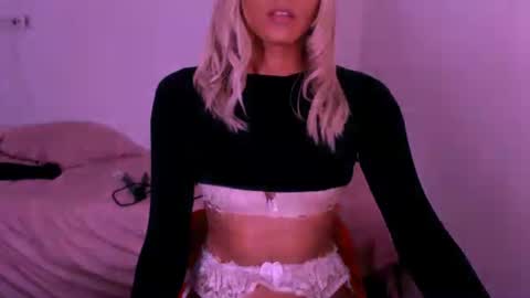 Snapshot of xxxanonymousloverxxx chatting on 04.25.26 Chiara online show from 04.25.26