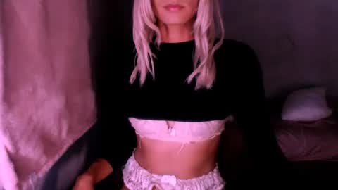 Snapshot of xxxanonymousloverxxx chatting on 06.17.26 Chiara online show from 06.17.26