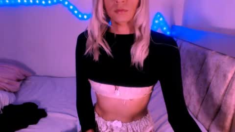 Snapshot of xxxanonymousloverxxx chatting on 07.11.26 Chiara online show from 07.11.26