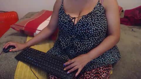 Snapshot of xxxbustybabe27x chatting on 04.06.26 Ayanda online show from 04.06.26