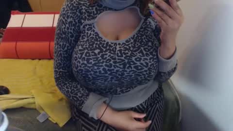 Snapshot of xxxbustybabe27x chatting on 04.17.26 Ayanda online show from 04.17.26