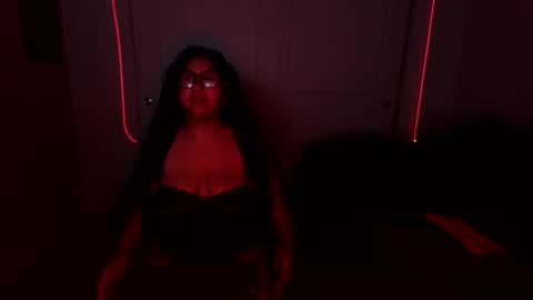 Snapshot of xxxenmascaradosxxx chatting on 04.23.26 Parejahot69 online show from 04.23.26