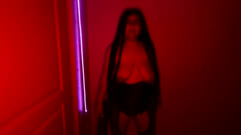 Snapshot of xxxenmascaradosxxx chatting on 05.21.26 Parejahot69 online show from 05.21.26