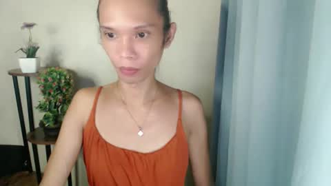 Snapshot of xxxfuckgirlyumsxxx chatting on 05.22.26 Your Princess Yums online show from 05.22.26