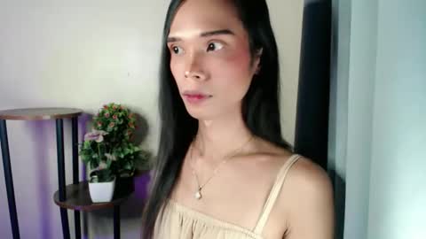Snapshot of xxxfuckgirlyumsxxx chatting on 05.23.26 Your Princess Yums online show from 05.23.26