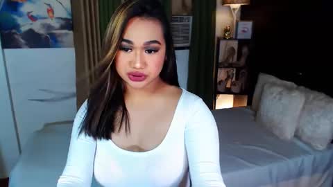 OLIVIA online show from 01.09.25