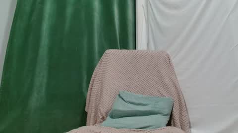 Snapshot of xxxlola_ chatting on 05.16.26 Lola online show from 05.16.26