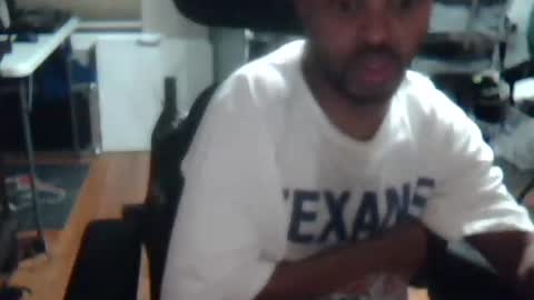Snapshot of xxxonwheelz chatting on 12.20.25 xxxonwheelz online show from 12.20.25