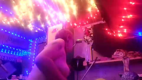 Snapshot of xxxqueenmandydickenz chatting on 10.07.25 XXXQueenMandyDickenz online show from 10.07.25