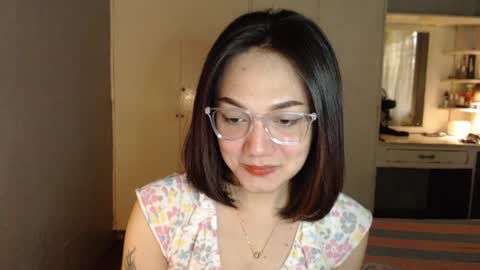 Snapshot of xxxsexydollxxx chatting on 10.13.25 Melissa online show from 10.13.25