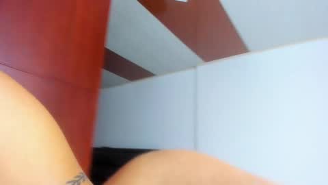 Snapshot of xxxtatianabustyxxx chatting on 02.25.25 xxxtatianabustyxxx online show from 02.25.25