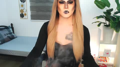 Snapshot of xyournightmarequeenx chatting on 07.25.26 QueenMarina online show from 07.25.26