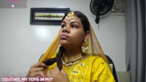 yazhini online show from 04.10.26