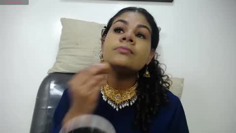 yazhini online show from 04.23.26
