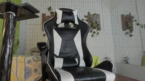 yacksson_lawrence online show from 12.13.24