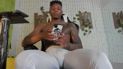 yacksson_lawrence online show from 02.10.25