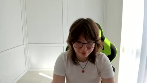 Snapshot of yamihoshii chatting on 06.23.26 Sofia online show from 06.23.26